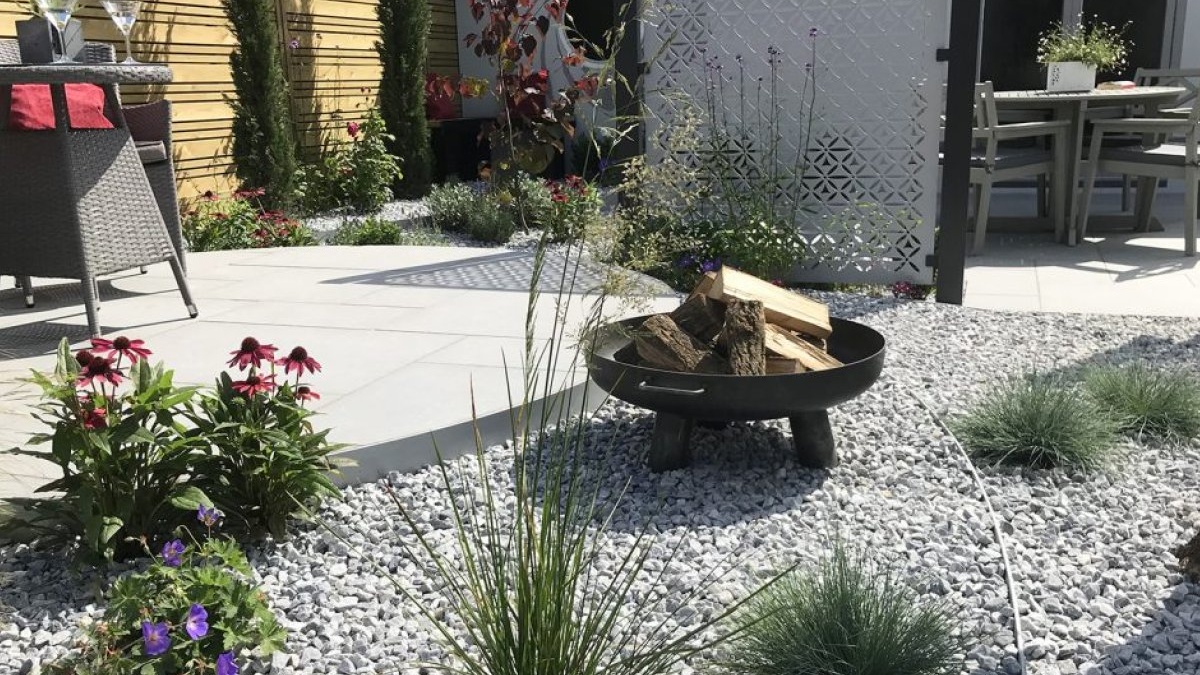 Completed paving stone patio